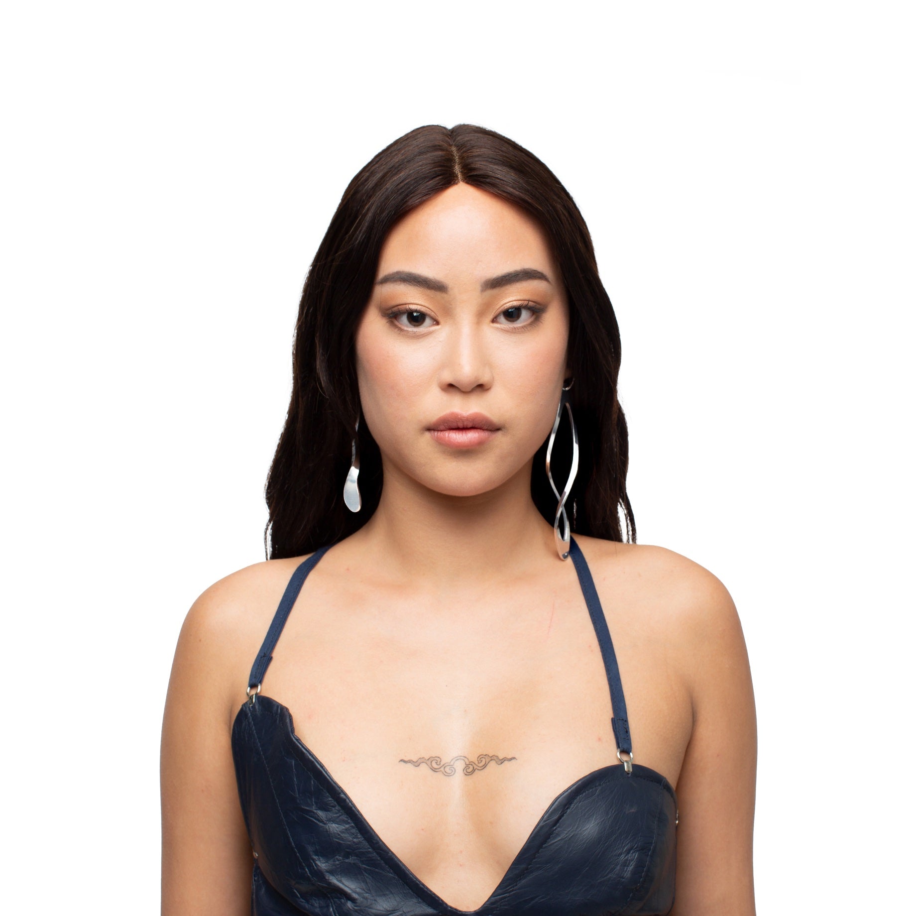 Pair of medium twisted earrings